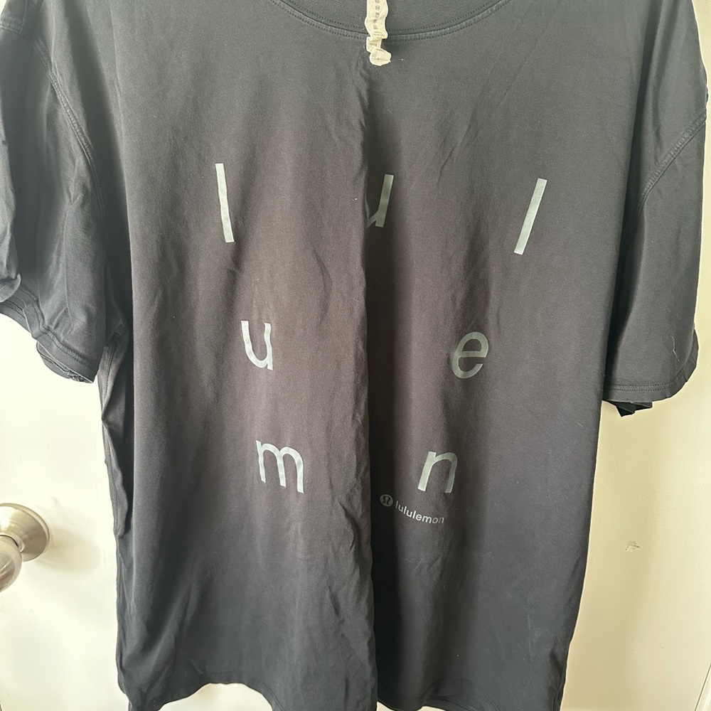 lululemon athletica Black Short Sleeve Tee